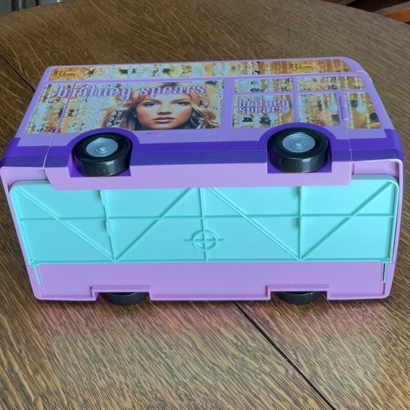 Britney Spears Concert Tour Bus - Picture 7 of 16